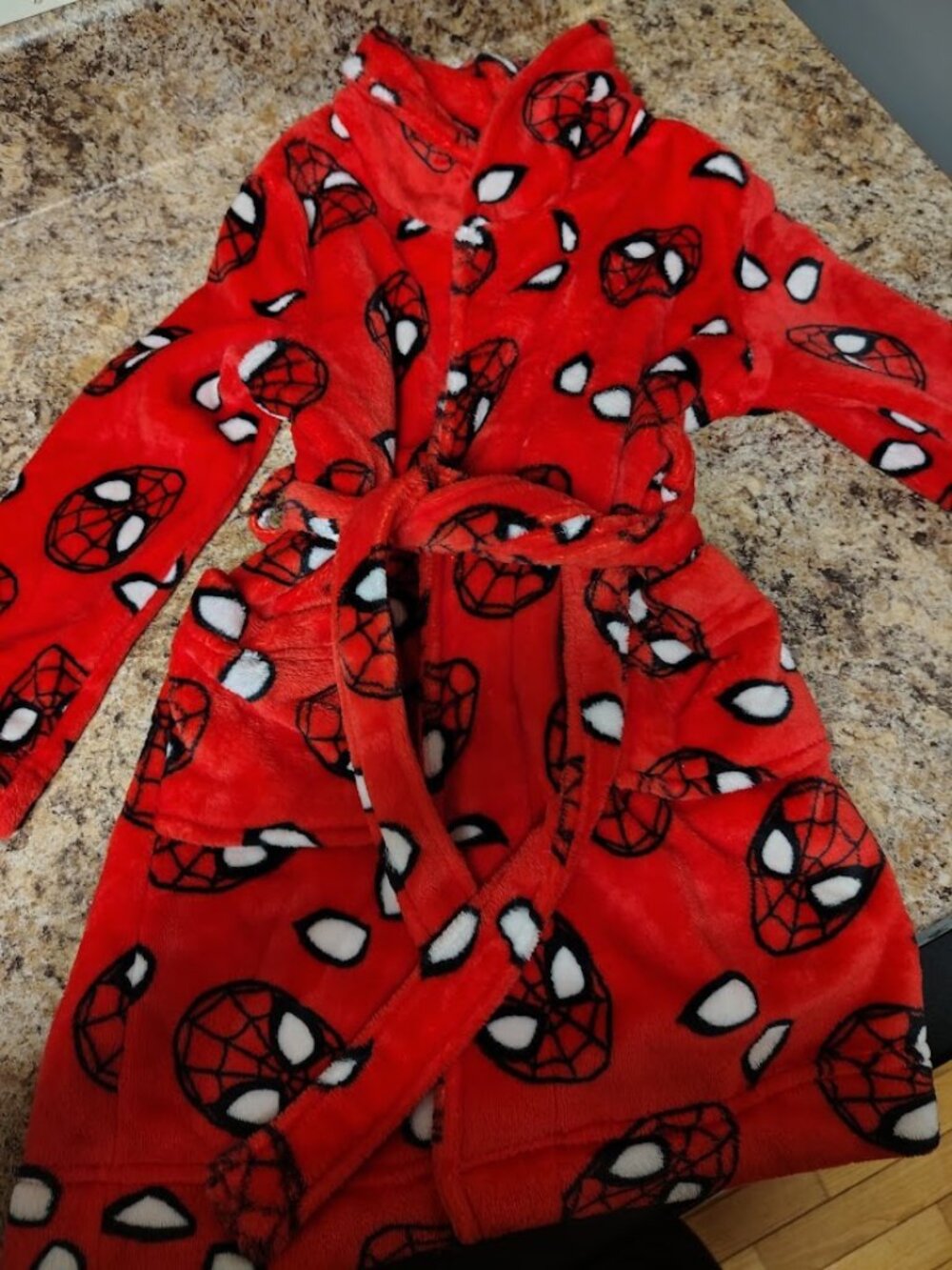 Spiderman Robe - Picture 1 of 2